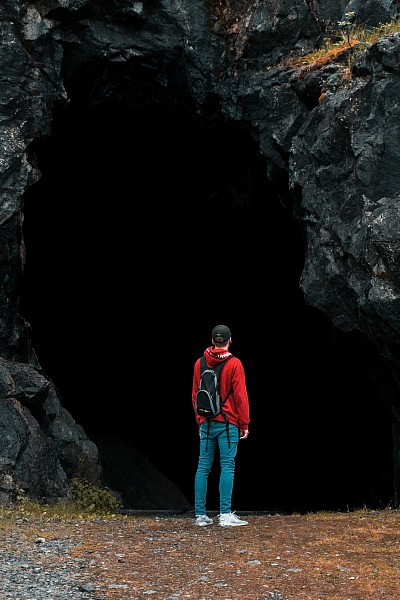 cueva en una roca